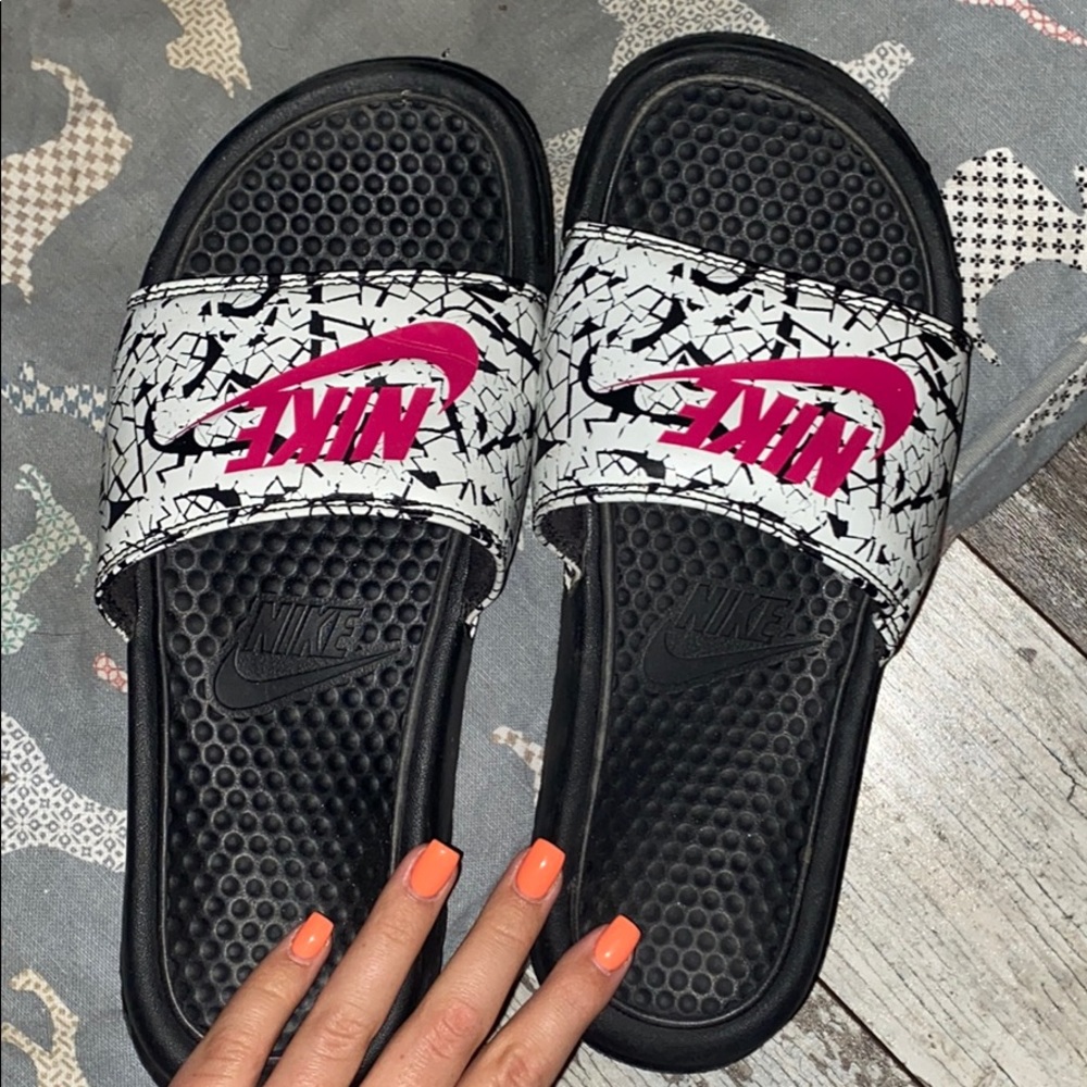 Nike slides